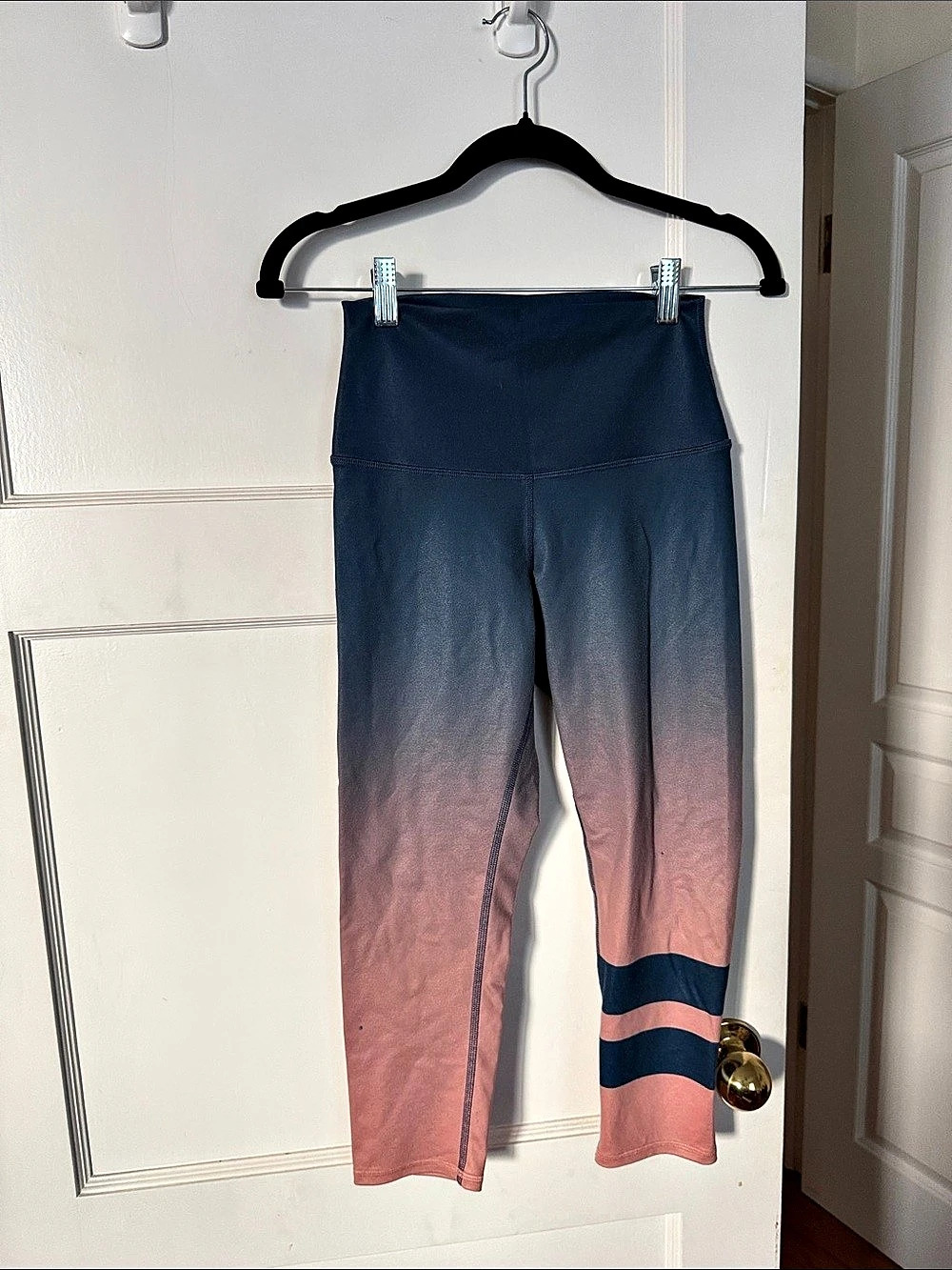 Alo Color Block Leggings in Blue & Pink Size XS Like New